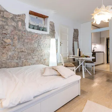 Konzul Apartmán Pula